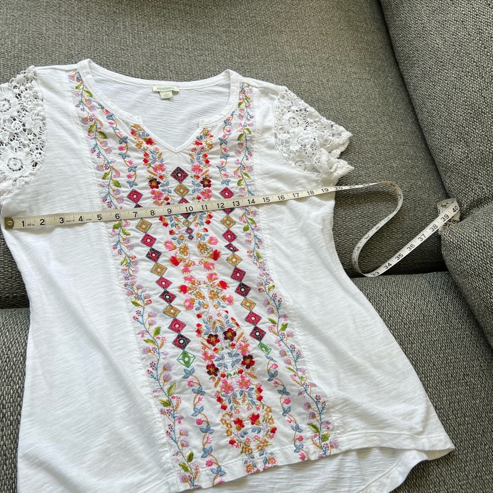 Sundance embroidered tee